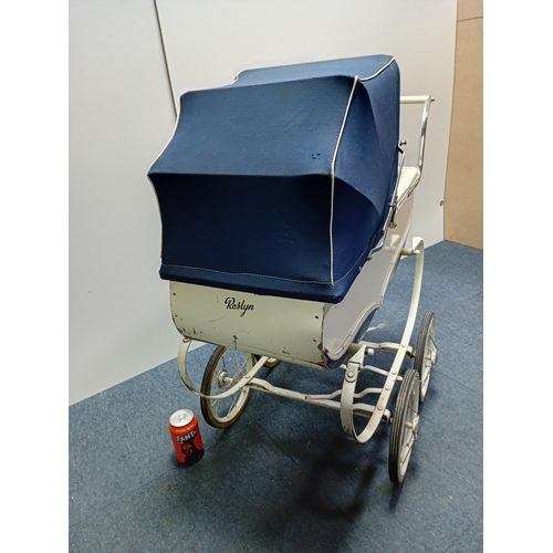154 - A vintage Roslyn doll stroller , made in the classic 