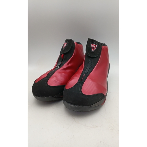 29 - A pair of 2001 Nike Shox VC R4 trainers in the 