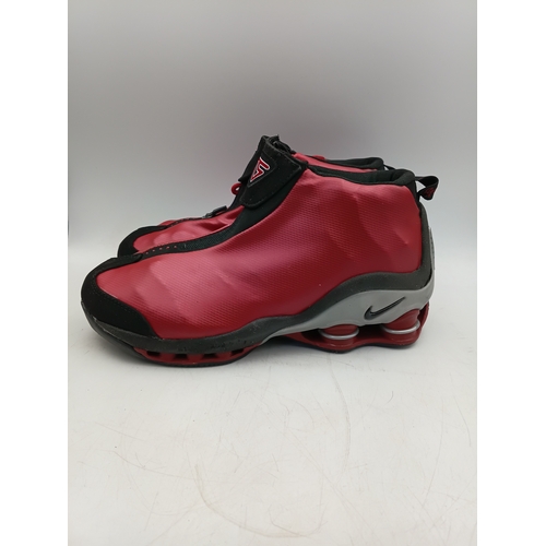 29 - A pair of 2001 Nike Shox VC R4 trainers in the 