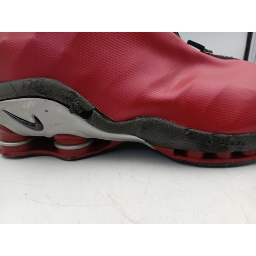 29 - A pair of 2001 Nike Shox VC R4 trainers in the 