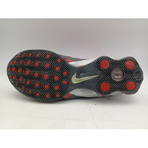 29 - A pair of 2001 Nike Shox VC R4 trainers in the 