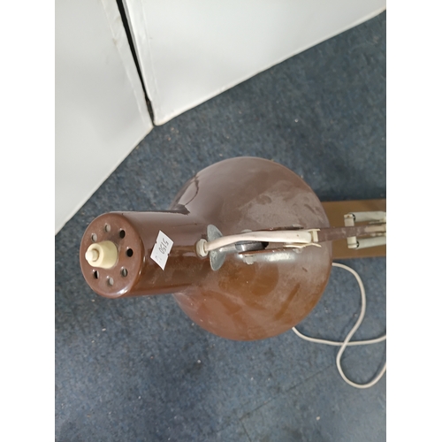 201 - A brown angle poise style lamp. Pat tested and working.