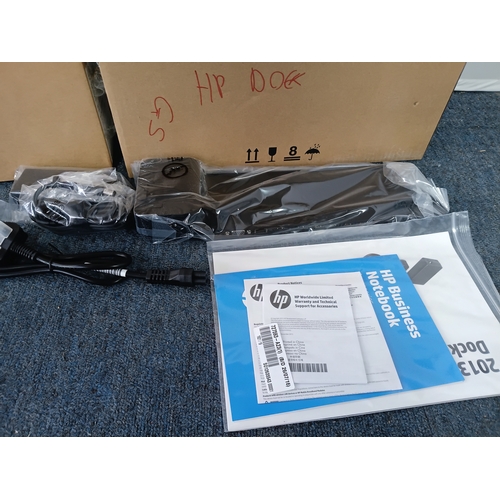 84 - A collection of HP ultra slim docks and a pair of Lenovo USB port replicators with digital video, al... 