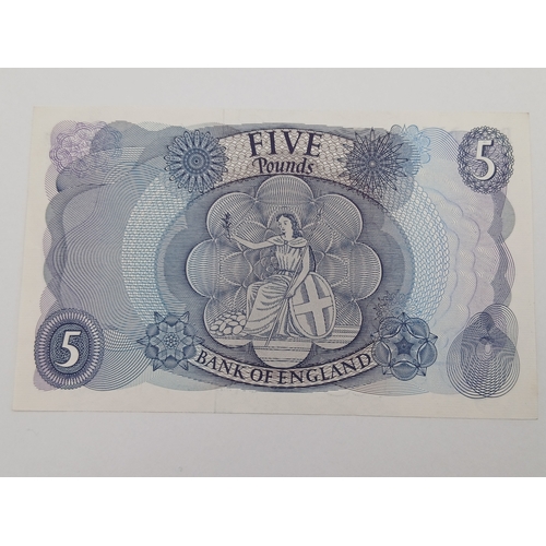 369 - A vintage 1960s bank of England £5 note. Serial H31 500746