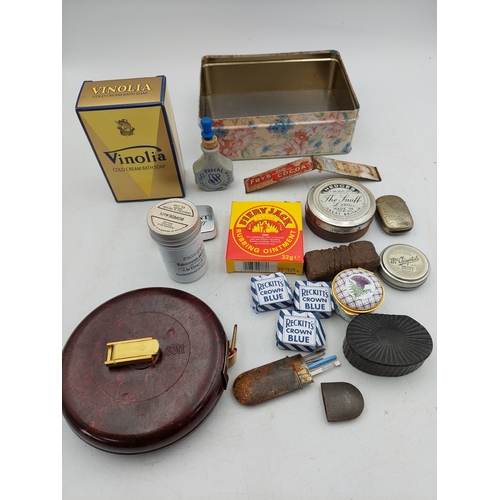216 - A collection of vintage items, mostly snuff related. To include enamelled snuff tin, vesta case, Fry... 