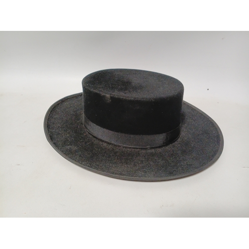 280 - A Sombreros Rusi felt hat and a black fabric eye mask.