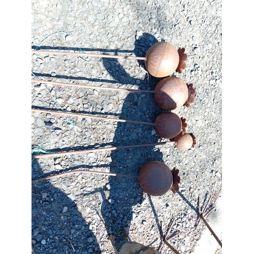 98 - A collection of rustic metal garden ornaments. To include various sized poppies (Largest Height 63 i... 