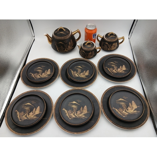 286 - A vintage hand painted 22k gold japanese tea set. To inlcude, teapot, sugar bowl, milk jug, six cups... 