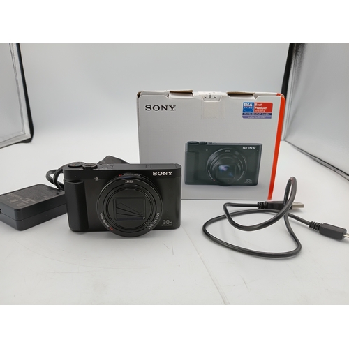 185 - Sony Cybershot Zeiss Vario Sonnar, near mint condition. Turns on but untested needs charging, in ori... 