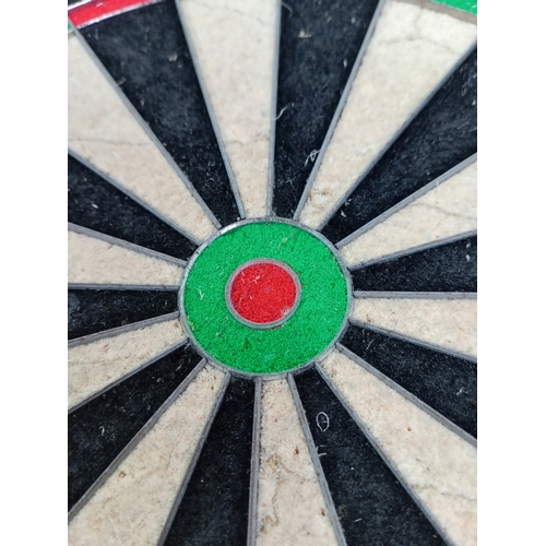 213 - WINMAU BLADE 6 dart board