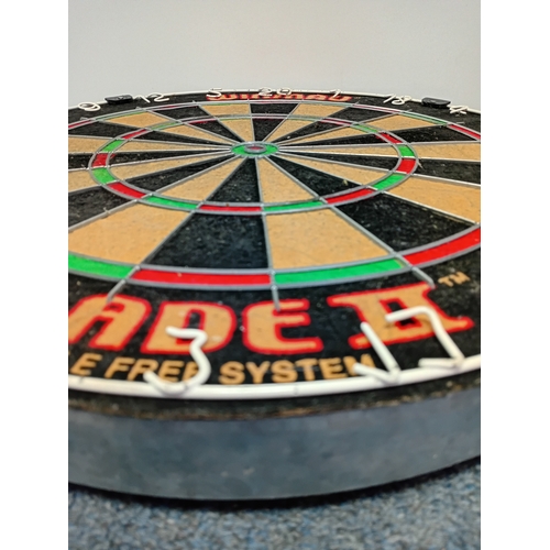 215 - WINMAU Blade II darts board
