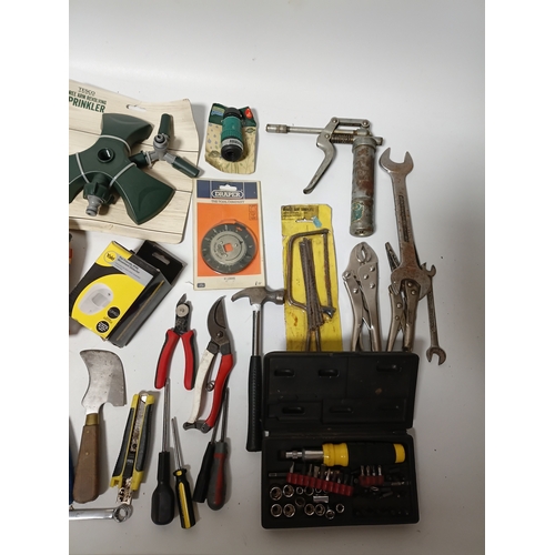 170 - A collection of hand tools to include, hammers, wrenches, spanners, screwdrivers, mole grips, pliers... 