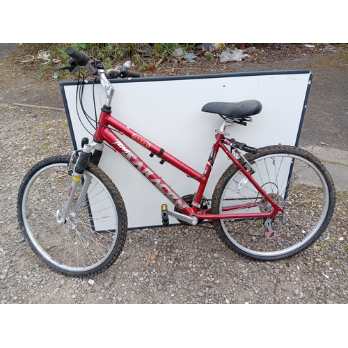 159 - A Verve ladies team saracen mountain bike. Wheel size 26 inches.