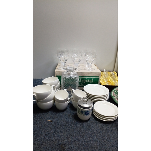 2 - A group of table wares including Villeroy & Boch Foglia Vitro-Porcelaine cups and plates, Savoy lead... 