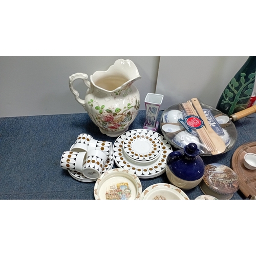 6 - A quantity of assorted ceramics and homewares including a floral transfer jug, polychrome condiment ... 