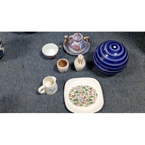 9 - A group of decorative ceramics and small collectables including transfer-printed tea wares and plate... 