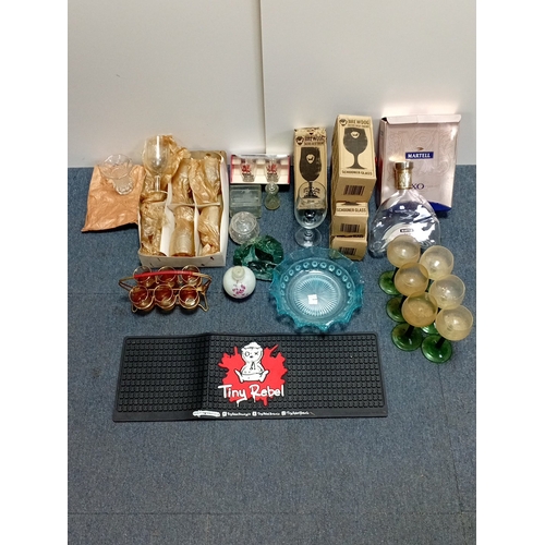 27 - A group of bar and glassware including BrewDog branded schooner glasses in boxes, a Martell XO prese... 