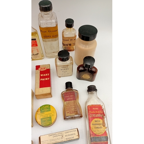 33 - A quantity of early- to mid-20th-century pharmacy and proprietary medicine packaging, comprising gla... 