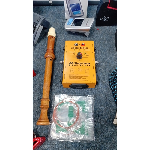 89 - A group of modern musical accessories comprising a LiSheng acoustic guitar preamp/equaliser system, ... 