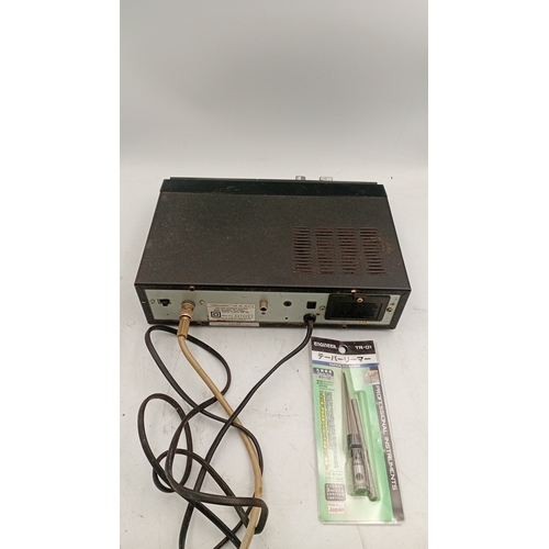 99 - Realistic PRO-2004 300-channel direct-entry programmable AM/FM scanning receiver, in a black metal c... 