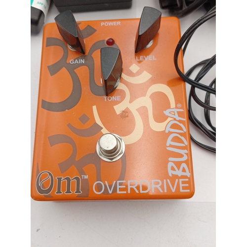81 - A group of guitar effects and accessories comprising a Boss Wireless System WL-50 receiver with tran... 