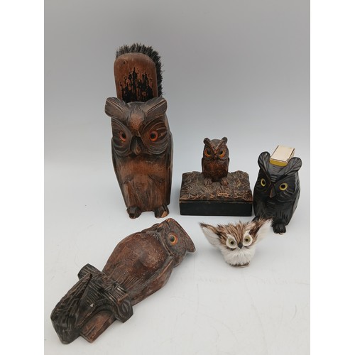 47 - A quantity of assorted decorative objects including, a working carved wood spinning wheel model, an ... 