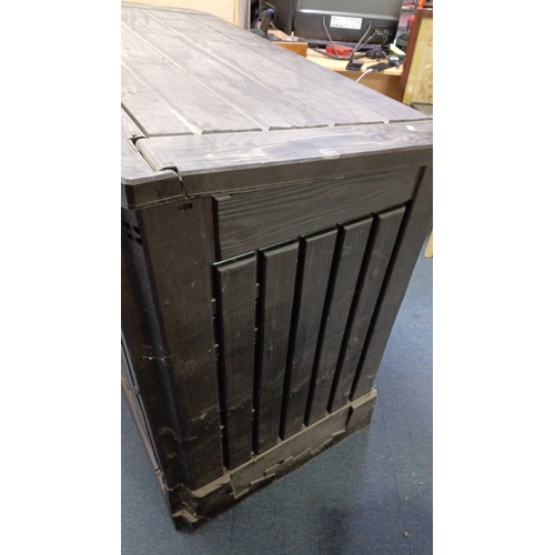 77 - Large moulded plastic storage deck box with hinged lid, panelled exterior, central lock-hasp with re... 