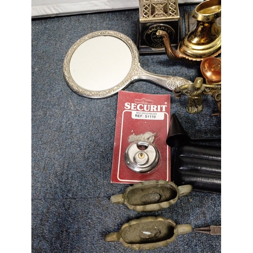 86 - A mixed lot of decorative and utilitarian objects, including a Blackpool tower model, brass and copp... 