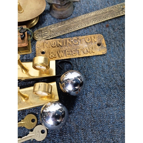86 - A mixed lot of decorative and utilitarian objects, including a Blackpool tower model, brass and copp... 