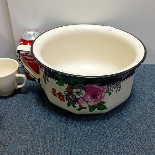 91 - A group of ceramic wares including a large floral-decorated enamel chamber pot with cover, a child’s... 