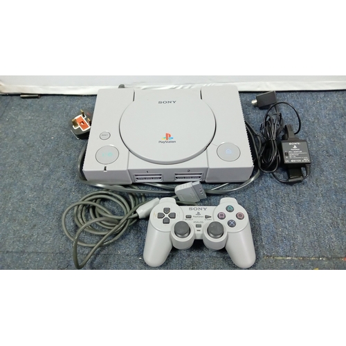 94 - A mixed lot of vintage electronics and workshop equipment including a Sony PlayStation console with ... 