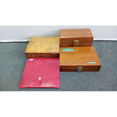 96 - A group of precision engineering measuring tools, including a Mercer Model 107 dial indicator and cl... 