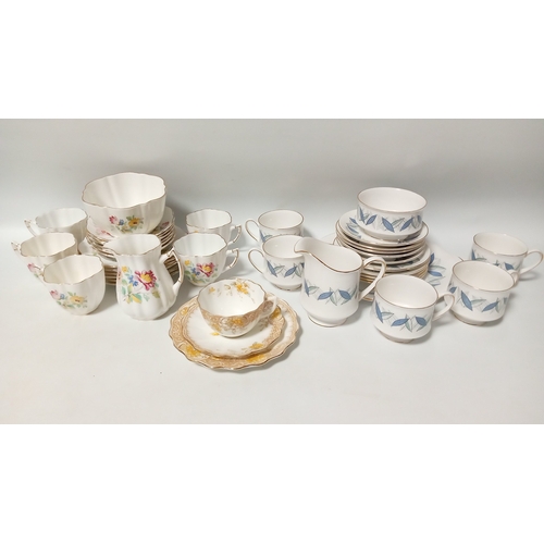 35 - A quantity of mixed ceramics including floral-decorated tea wares, transfer-printed and souvenir dis... 