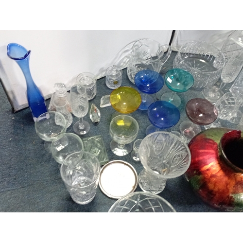 40 - A joblot of glass and cut-crystal tablewares, including decanters with stoppers, bowls, dishes, stem... 