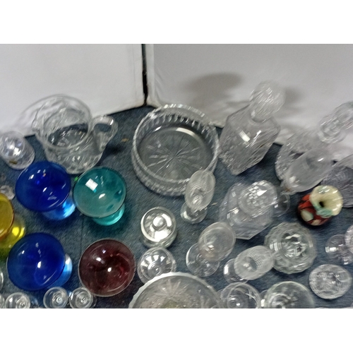 40 - A joblot of glass and cut-crystal tablewares, including decanters with stoppers, bowls, dishes, stem... 