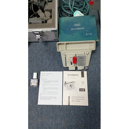 17 - A group of vintage photographic and cine equipment including a Canon E200 8mm video camcorder in fit... 