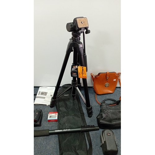 18 - A mixed group of photographic and personal accessories including a Camlink tripod (TPPRE-27) with ca... 