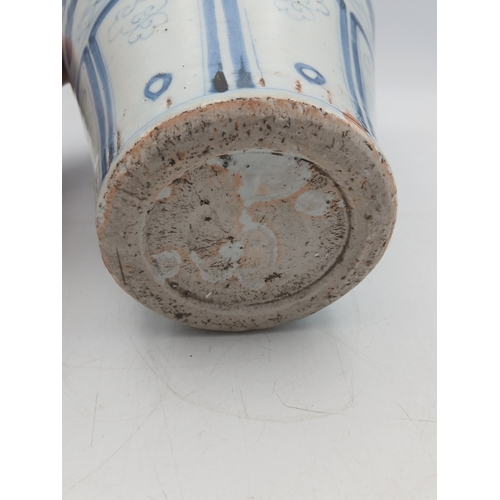 275 - A large antique Chinese blue and white vase, decorated with birds and flowers. Height 31cm x Width 1... 