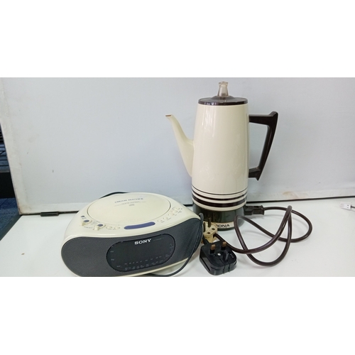 6 - An assortment of domestic and communications electronics, including a Sony Dream Machine clock radio... 