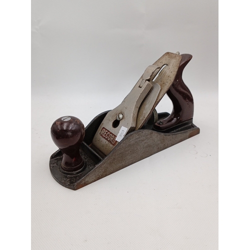25 - A pair of metal-bodied bench planes comprising a Stanley example and a Record example, each with jap... 