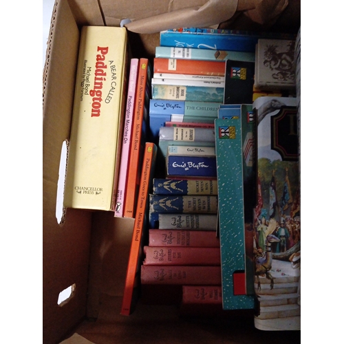 A quantity of vintage children's books and illustrated reference works ...