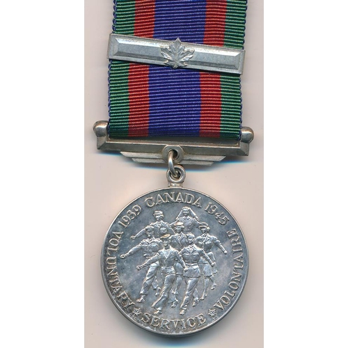 42 - Canada - Volunteer Service Medal 1939-1945 with maple leaf bar. Unnamed with ribbon.