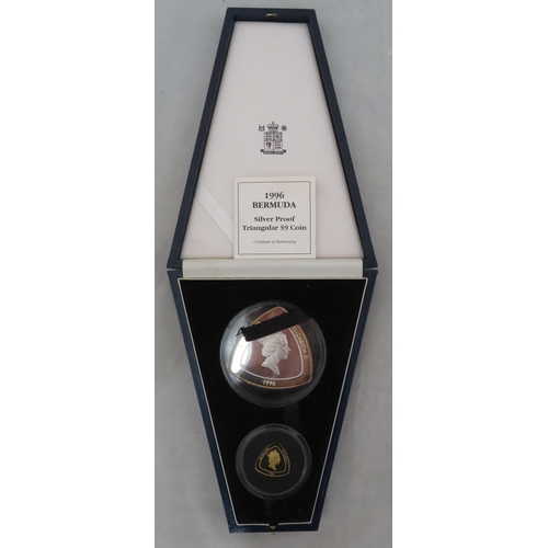 304 - Bermuda - 1996 Triangular Two-Coin set with $30 gold proof FDC weighing 15.55g and $9 silver proof F... 