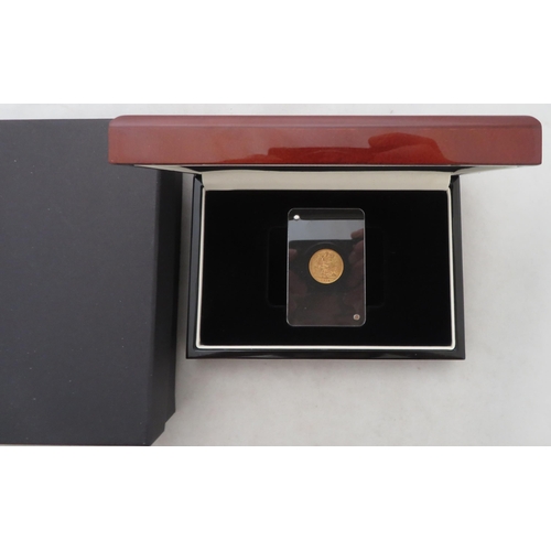 188 - 1914 half sovereign very fine, in plastic case, in wood effect box and black outer card box.