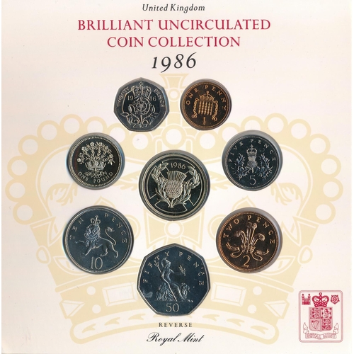 272 - Collection with UK uncirculated year sets 1982, 1985 (2), 1986 and 2007, uncirculated coins packs wi... 