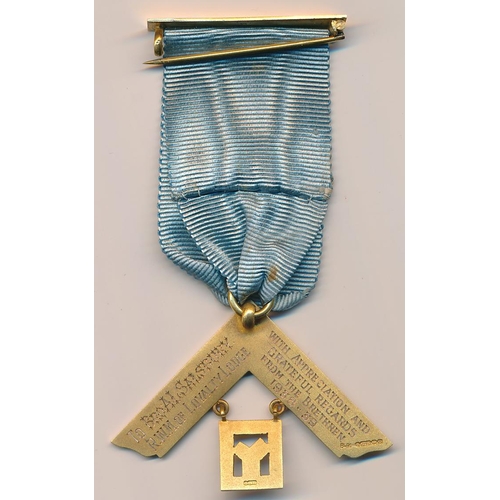 73 - Masonic 9ct gold past masters jewel - Loyalty Lodge 713, inscribed on the back 