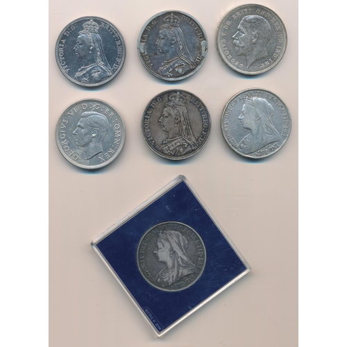 166 - Range of silver crowns (7), with 1887 (2), 1889, 1900 (2) fine, 1935 and 1937 extremely fine. Qty 7