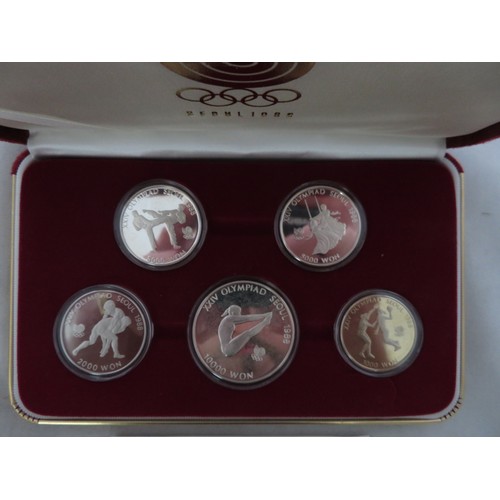 328 - Korea - 1987 set of five commemorative Korean uncirculated Silver proof coins for the 1988 Seoul Oly... 