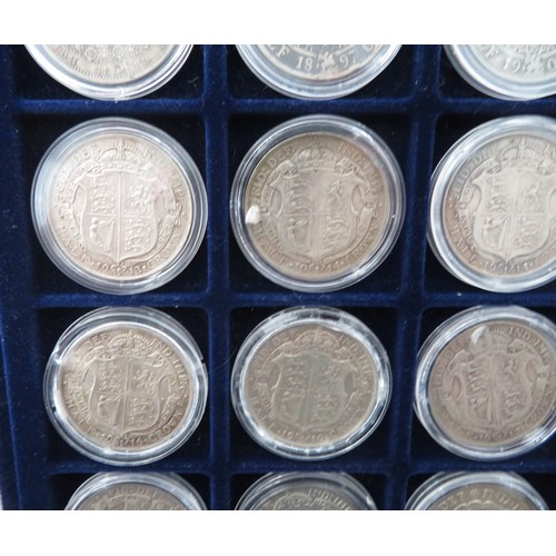 162 - Range of silver half crowns (35), in mixed condition with 1817, 1825, 1836, 1875, 1881, 1887, 1889 (... 