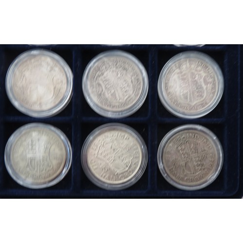 162 - Range of silver half crowns (35), in mixed condition with 1817, 1825, 1836, 1875, 1881, 1887, 1889 (... 